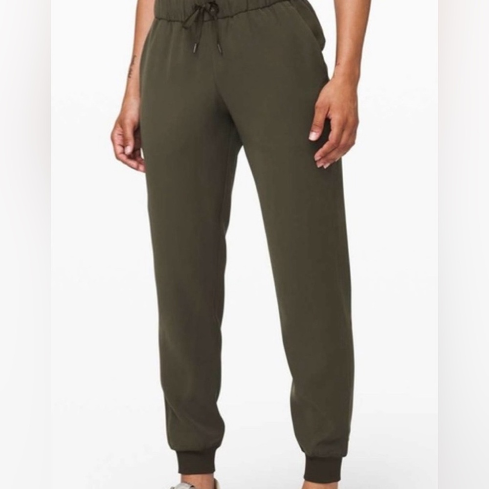Lululemon nylon joggers. Dark green.  Size 4.